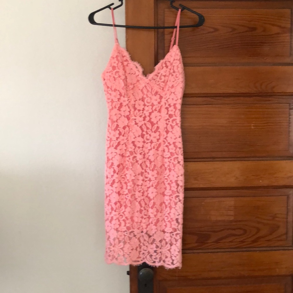 Adorable lace Lulus dress
